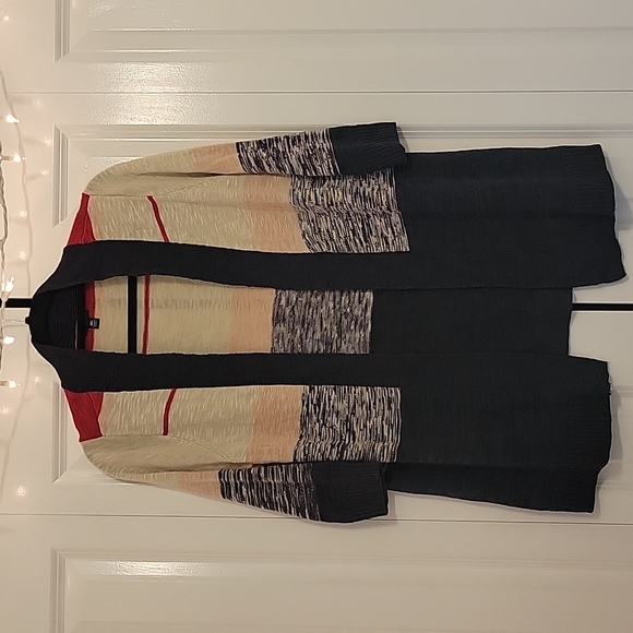 torrid Sweaters - ✨️ Torrid Duster Cardigan Navy cream colors Size 00 10 12.   3/4 Sleeve Length
